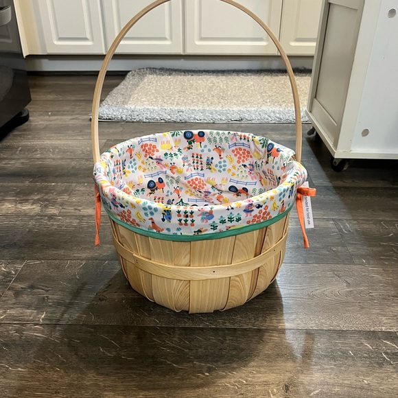 Spritz Wood Easter Basket With Liner & Handle 16”x12”X9” NWT - Picture 1 of 6